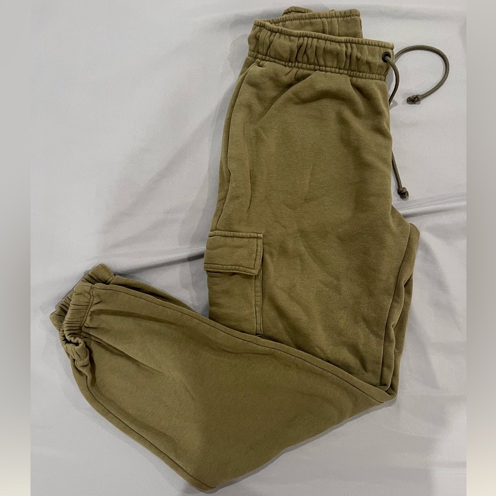 Women’s Nike Sportswear Club Fleece Cargo Sweatpants